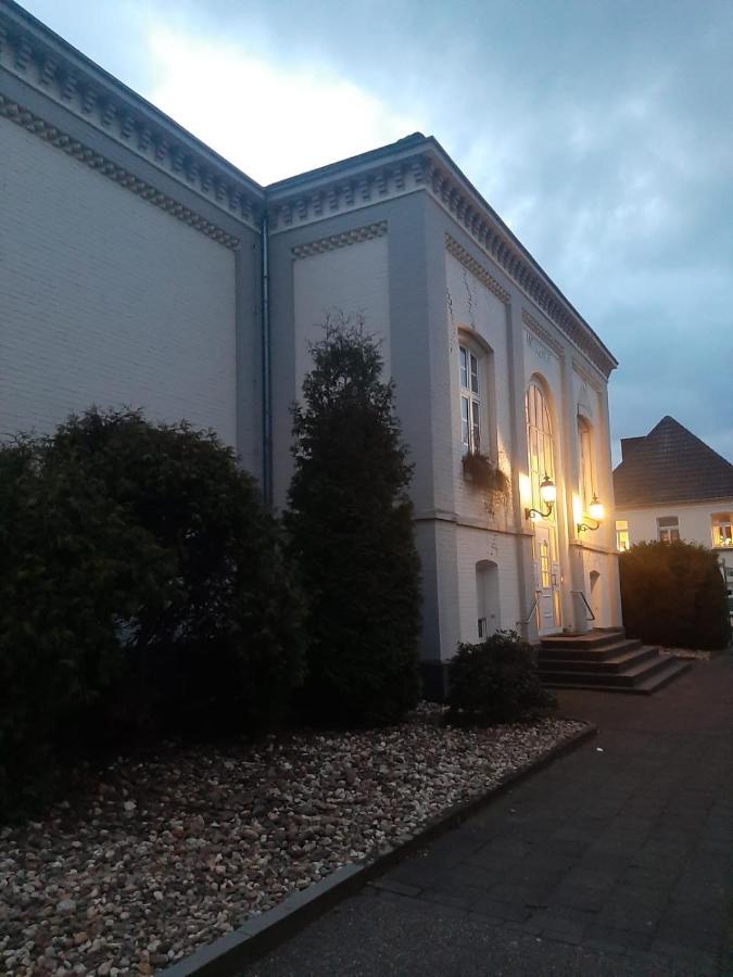 Wohnen Im Alten Amtsgericht Im Herzen Von Xanten Esterno foto