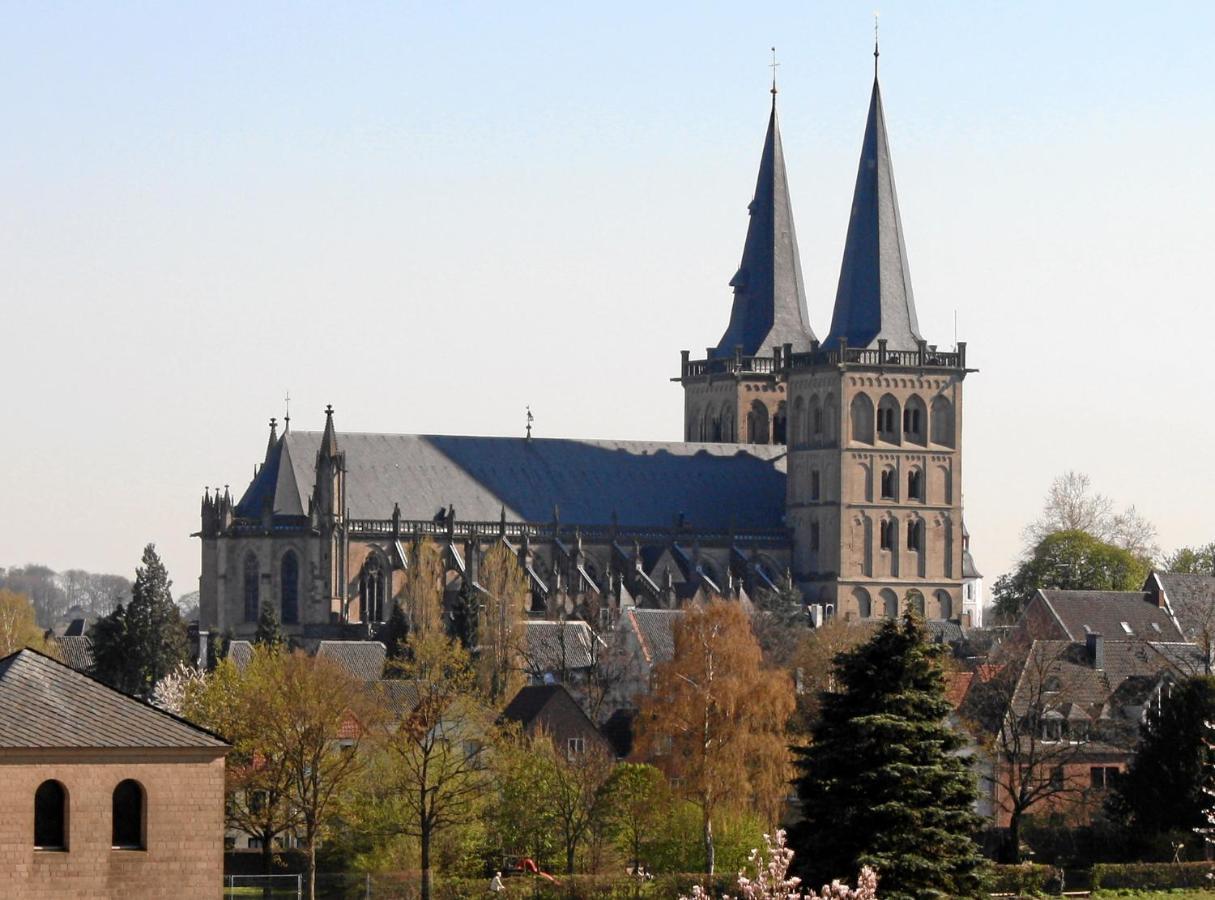 Wohnen Im Alten Amtsgericht Im Herzen Von Xanten Esterno foto
